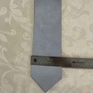 Vintage Izod Mens Tie Light Blue W/ Tints Of White